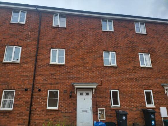3 bed property, in 14 Amis Walk, £259,000
