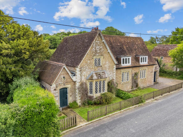 2 bed property, in Warmwell, £275,000