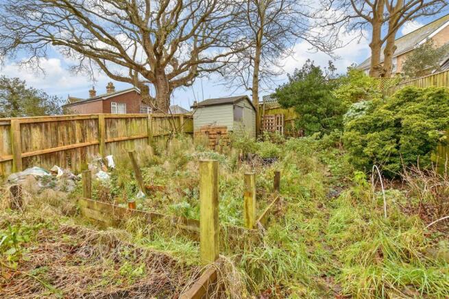 3 bed property, in The Avenue, £270,000