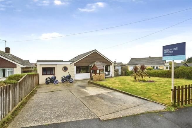 3 bed property, in Hinton Road, £375,000