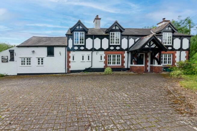 4 bed property, in Bowling Bank, £550,000