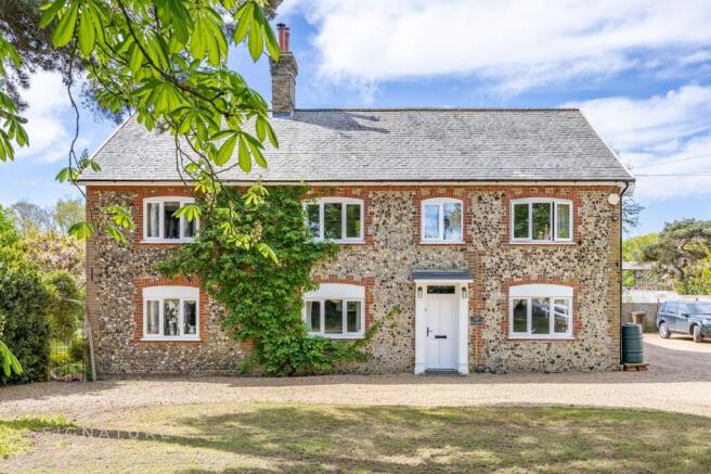 5 bed property, in Drayton High Road, £835,000
