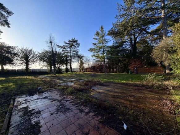 4 bed property, in Ashley Road, £750,000