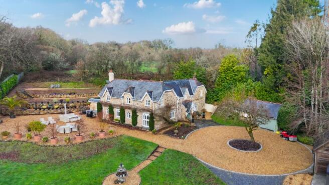 5 bed property, in Bovey Tracey, £1,600,000