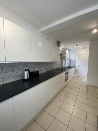 5 bed property, in Forest Road, £365,000