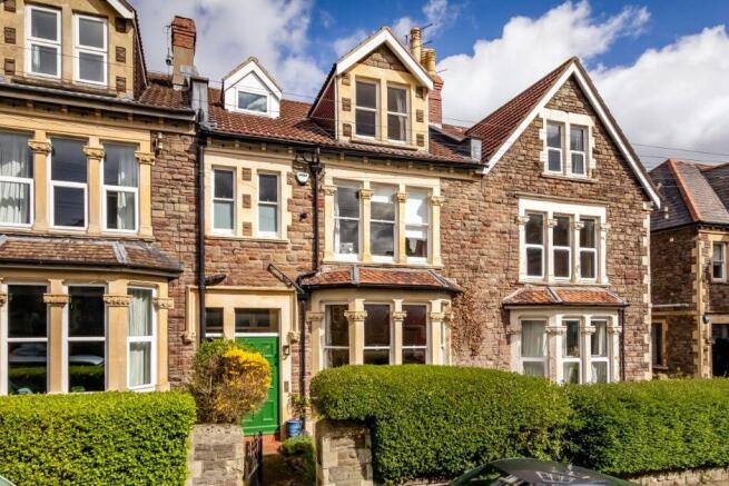 6 bed property, in Manor Park, £1,050,000