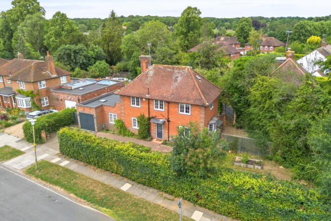4 bed property, in 2 Youngs Rise, £1,080,000