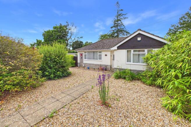 2 bed property, in York Road, £385,000