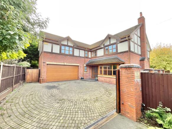 5 bed property, in Newcastle Road, £600,000