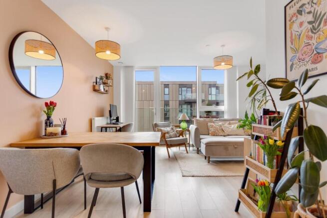 1 bed property, in Coster Avenue, £490,000