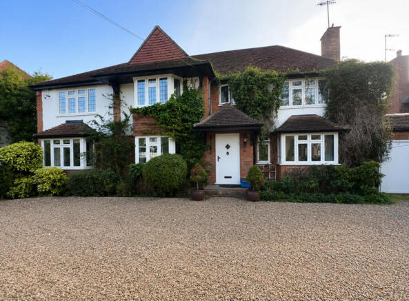 5 bed property, in Newlands Avenue, £2,800,000
