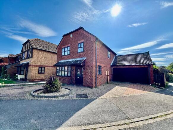 4 bed property, in Malthouse Green, £475,000