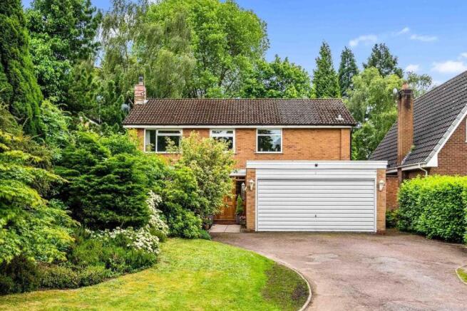 4 bed property, in Claverdon Drive, £1,000,000