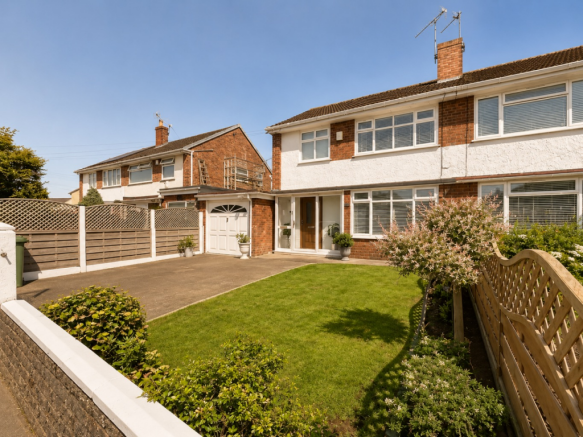3 bed property, in Gorsey Lane, £220,000