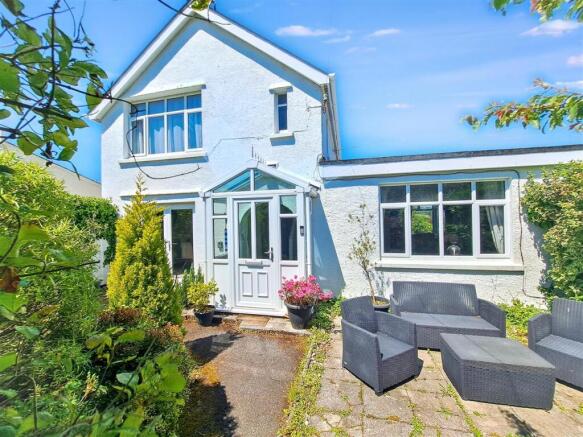 2 bed property, in Treverva, £425,000
