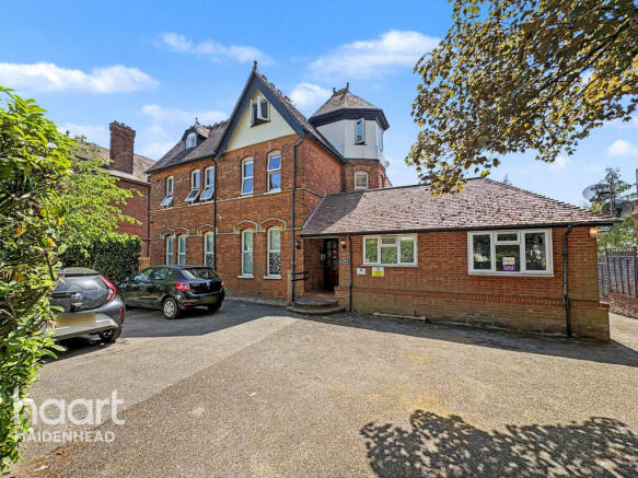 1 bed property, in Boyn Hill Avenue, £120,000