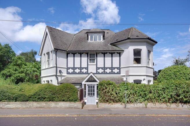 2 bed property, in 25 Cavendish Road, £225,000