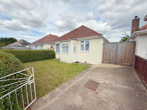 2 bed property, in Chandos Avenue, £325,000