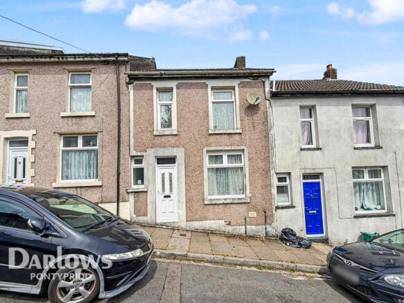 3 bed property, in Birchwood Avenue, £120,000