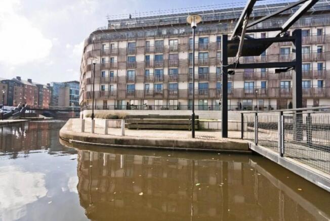 2 bed property, in Brewer Street, £219,950
