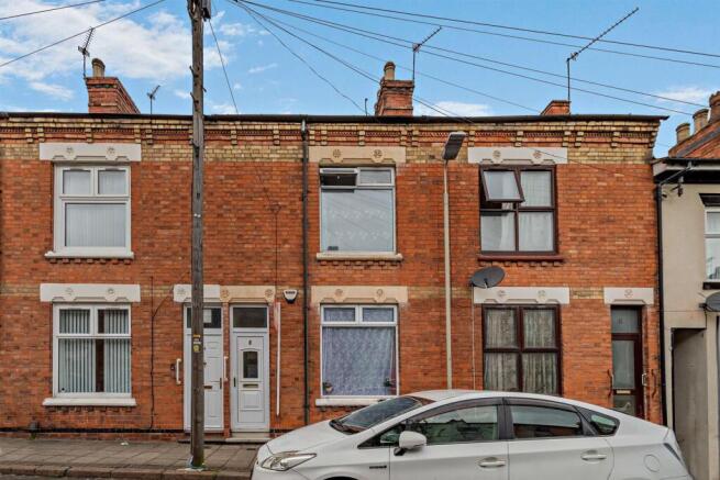 3 bed property, in Maynard Road, £235,000