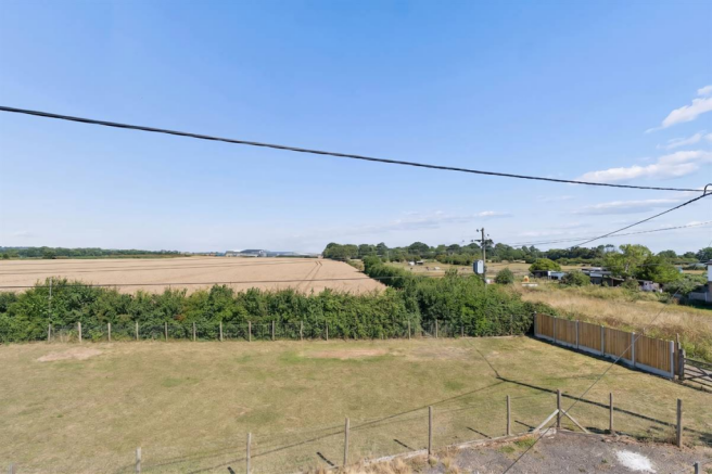 4 bed property, in Prospect Place, £425,000