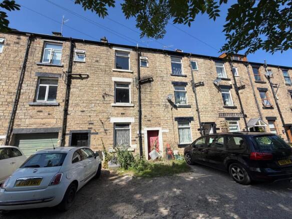 3 bed property, in Ratcliffe terrace, £118,000