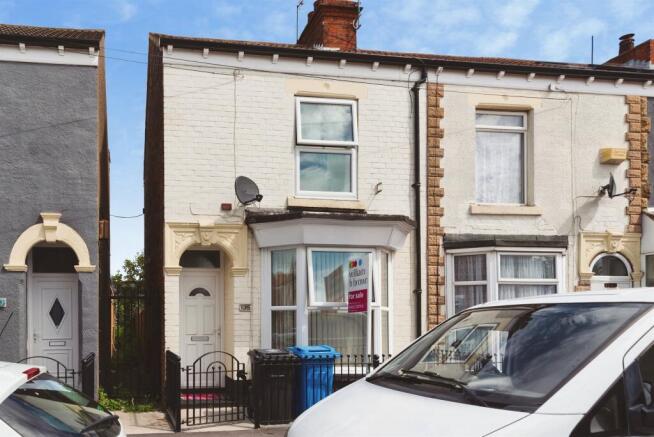 2 bed property, in Rosmead Street, £70,000