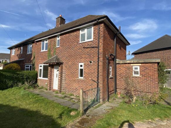 3 bed property, in Mere Lane, £215,000