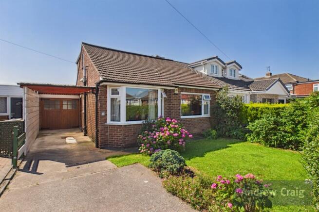 4 bed property, in Birchwood Avenue, £200,000
