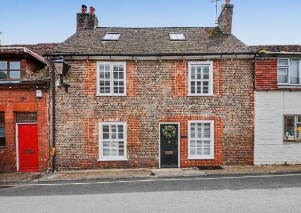 4 bed property, in Brook Street, £750,000
