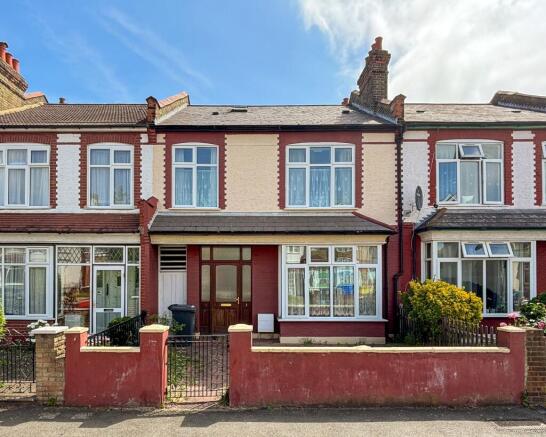 3 bed property, in Muirkirk Road, £570,000
