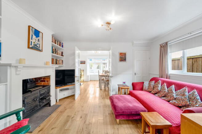 4 bed property, in Lovel Road, £600,000