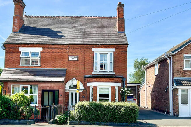 3 bed property, in Lower Packington Road, £350,000