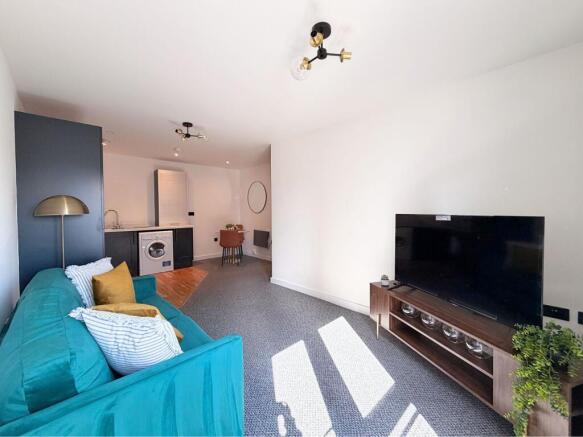 2 bed property, in Marlborough Street, £120,000