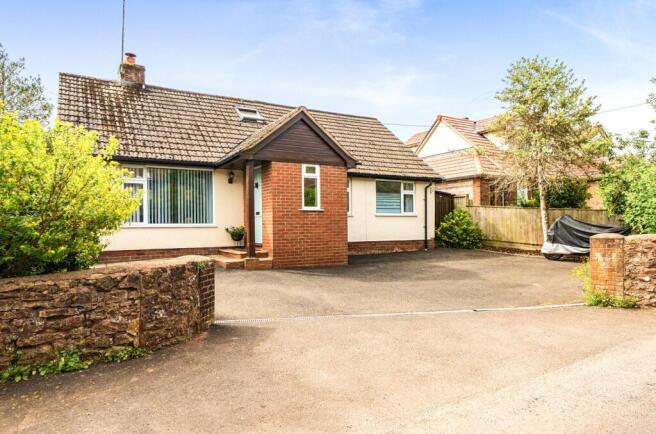4 bed property, in Butts Way, £445,000
