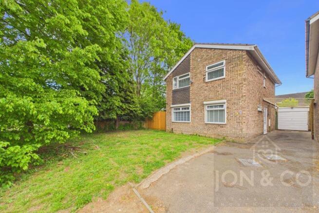 4 bed property, in Rickyard Road, £345,000