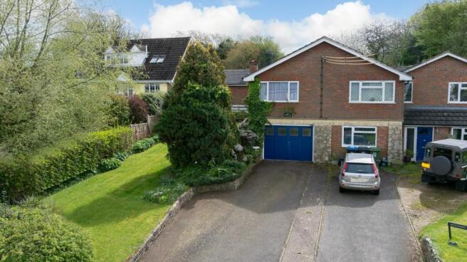 3 bed property, in Wigginton Bottom, £740,000