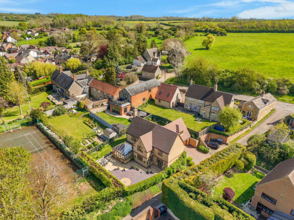 4 bed property, in School Lane, £695,000