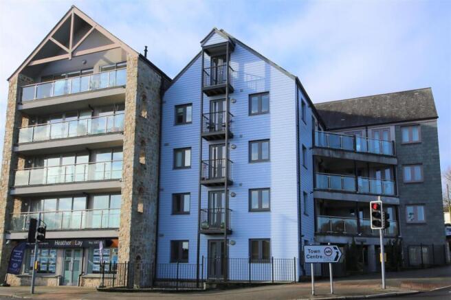 2 bed property, in Quay Hill, £258,000