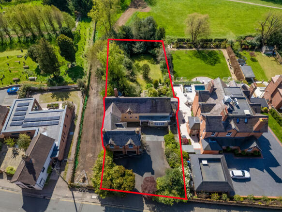 5 bed property, in High Street, £1,850,000