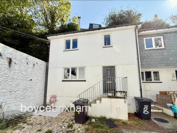 2 bed property, in Cavern Road, £160,000