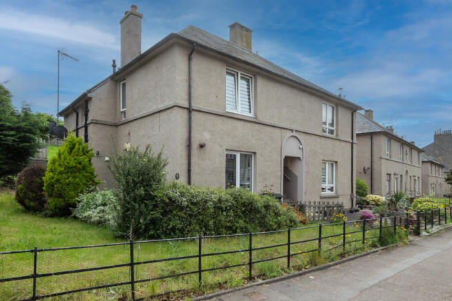1 bed property, in Seaforth Road, £62,500