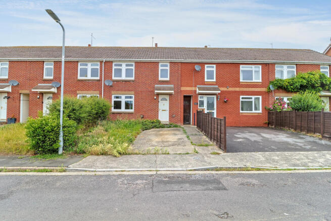 3 bed property, in Marl Close, £91,000
