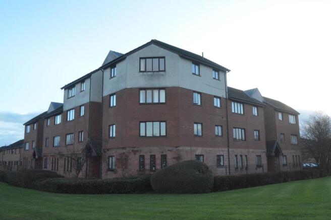 2 bed property, in Longdales Avenue, £740,000