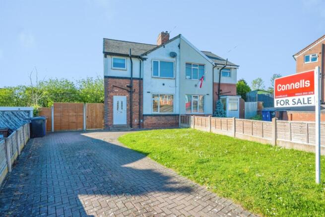 3 bed property, in Beacon Gardens, £325,000