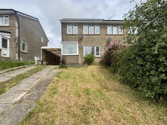 3 bed property, in Longlands Avenue, £165,000