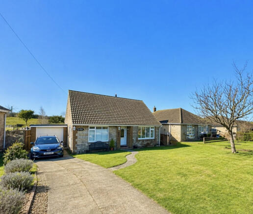 3 bed property, in Russell Road, £375,000