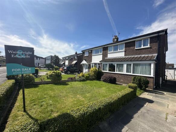 3 bed property, in Waverley Drive, £199,950
