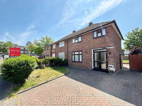 3 bed property, in Swiftsden Way, £475,000